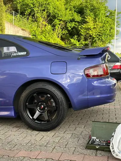 Toyota Celica 2.0 GT — Coupé sportif des années 90, motorisation fiable et équipements tuning — détail