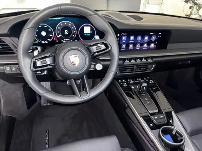 Porsche 911 Targa 4S — Cabriolet élégant, 480 ch et seulement 2200 km — Miniature 9