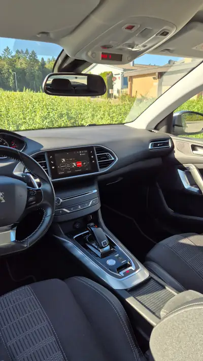Peugeot 308 1.2 PureTech 130 — Berline dynamique, 36'000 km seulement — Miniatura 16