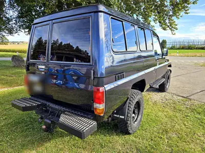 Toyota Land Cruiser BJ75 Troop Carrier — Légende Offroad des années 90, fiabilité inébranlable — arrière