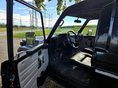 Toyota Land Cruiser BJ75 Troop Carrier — Légende Offroad des années 90, fiabilité inébranlable — détail