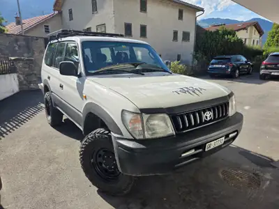 Toyota Land Cruiser 3.0 TD LX — Le SUV 4x4 indestructible, 309'000 km d'histoire — vue extérieure