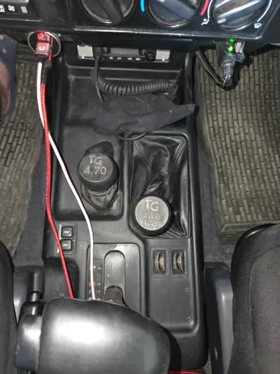 Toyota Land Cruiser 3.0 TD LX — Le SUV 4x4 indestructible, 309'000 km d'histoire — Miniature 17