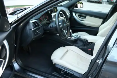 BMW 335i xDrive Touring — Break sportif M-Sport, traction intégrale — Seitenansicht