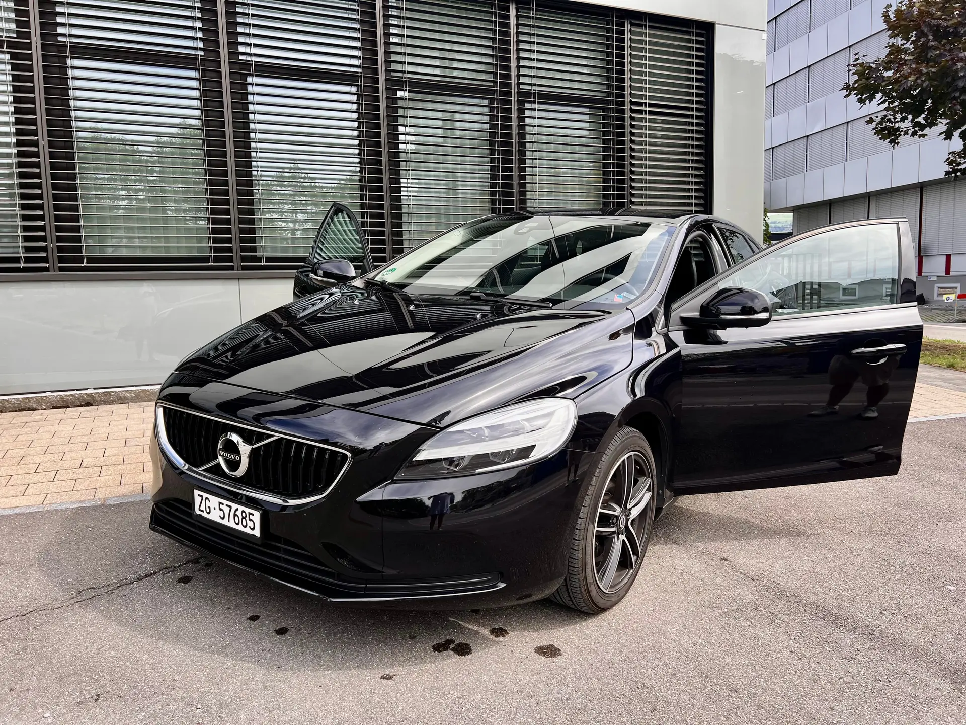 Volvo V40 2019 occasion Zug — 1
