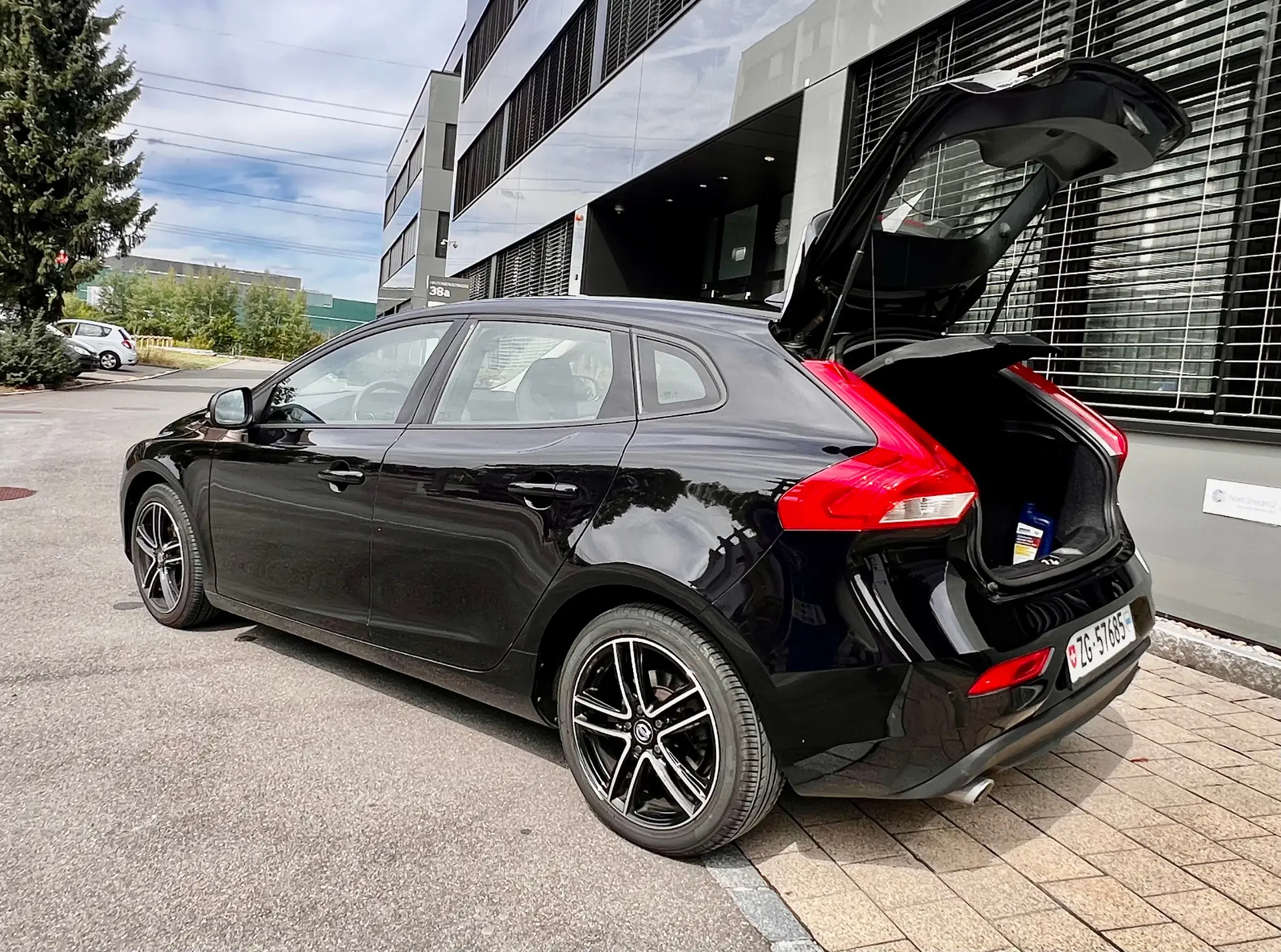Volvo V40 2019 occasion Zug — 3