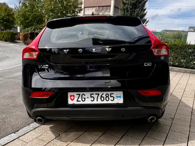 Volvo V40 D2 Momentum — Berline compacte diesel, 83 000 km, garantie fiabilité suédoise — intérieur