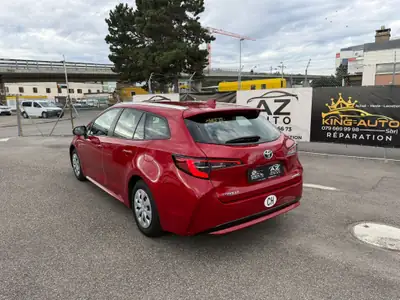 Toyota Corolla Touring Sports 1.8 HSD — Hybride fiable, faible consommation et garantie 10 ans — intérieur