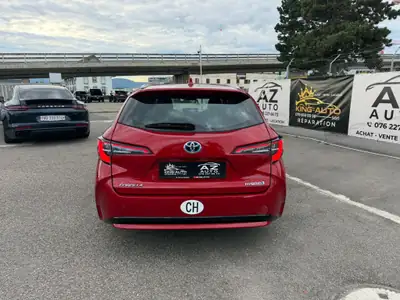 Toyota Corolla Touring Sports 1.8 HSD — Hybride fiable, faible consommation et garantie 10 ans — tableau de bord
