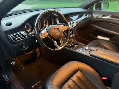 Mercedes-Benz CLS 350 CDI 4Matic — Élégance berline, polyvalence break et efficacité diesel — Miniature 9