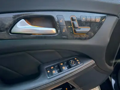 Mercedes-Benz CLS 350 CDI 4Matic — Élégance berline, polyvalence break et efficacité diesel — Miniature 13