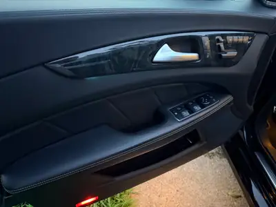 Mercedes-Benz CLS 350 CDI 4Matic — Élégance berline, polyvalence break et efficacité diesel — Miniature 14