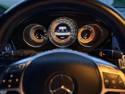 Mercedes-Benz CLS 350 CDI 4Matic — Élégance berline, polyvalence break et efficacité diesel — Miniature 18