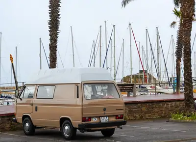 VW T3 Typ 2 1989 — Le classique du camping-car, moteur essence fiable — côté