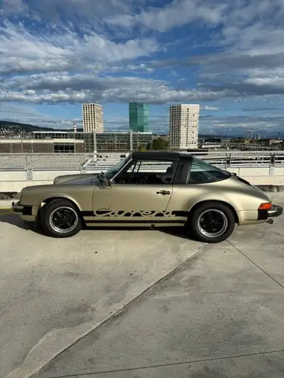 Porsche 911 Carrera SC 3.0 — Chef-d'œuvre cabriolet vintage de 1977 — vue extérieure