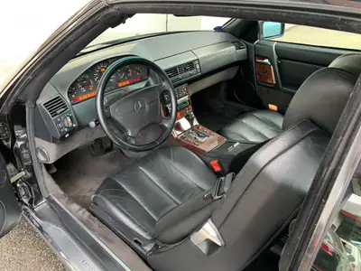 Mercedes-Benz SL 500 — Roadster légendaire 1992, 326 ch et prestige intemporel — Miniatur 8