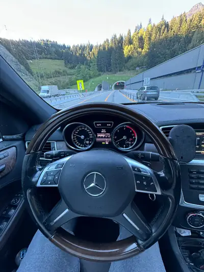 Mercedes-Benz GL 350 V6 CDI BlueTec — SUV 7 places, motorisation efficace, sans sinistre — détail
