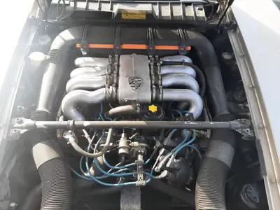 Porsche 928 S 4.7 — Coupé sport légendaire, moteur atmosphérique, historique sans sinistre — Armaturenbrett