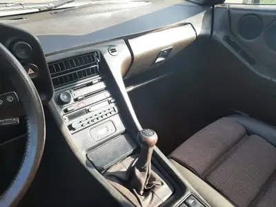 Porsche 928 S 4.7 — Coupé sport légendaire, moteur atmosphérique, historique sans sinistre — Innenraum
