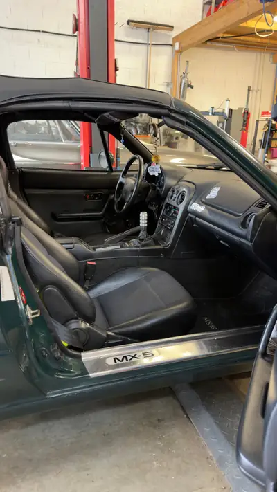 Mazda MX-5 NA 1.6i-16V — Le roadster iconique des années 90, authentique et amusant — arrière