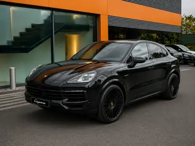 Porsche Cayenne Coupé 3.0 V6 E-Hybrid — SUV premium hybride rechargeable, 44 000 km — côté