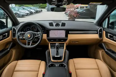 Porsche Cayenne Coupé 3.0 V6 E-Hybrid — SUV premium hybride rechargeable, 44 000 km — Miniature 8