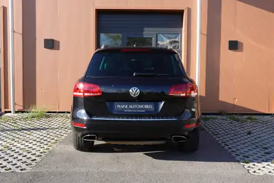 VW Touareg 3.0 TDI — SUV premium diesel, attelage 3500 kg, intérieur cuir — détail