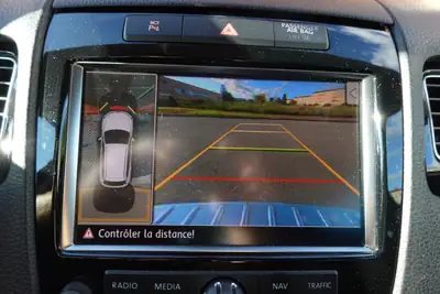 VW Touareg 3.0 TDI — SUV premium diesel, attelage 3500 kg, intérieur cuir — Miniature 14