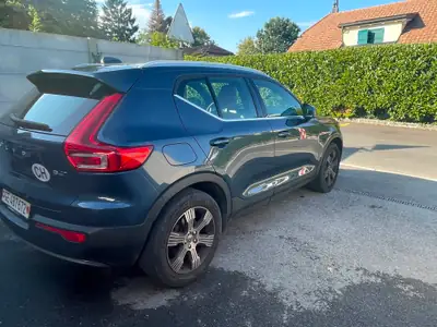 Volvo XC40 B4 MH Inscription — SUV compact hybride, 56'000 km seulement — rear view
