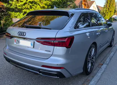 Audi A6 45 TFSI Sport Quattro — Break premium hybride, 54 000 km seulement — vue extérieure