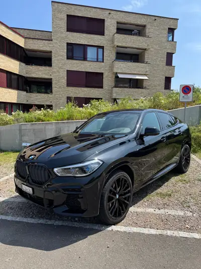 BMW X6 M50i — SUV coupé haute performance, 530 ch et seulement 46 000 km — arrière