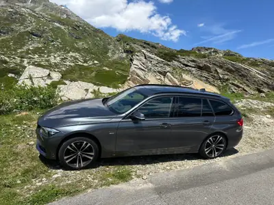 BMW 320d Touring xDrive Sport-Line — Diesel performant, toit panoramique, pneus neufs 2026 — arrière