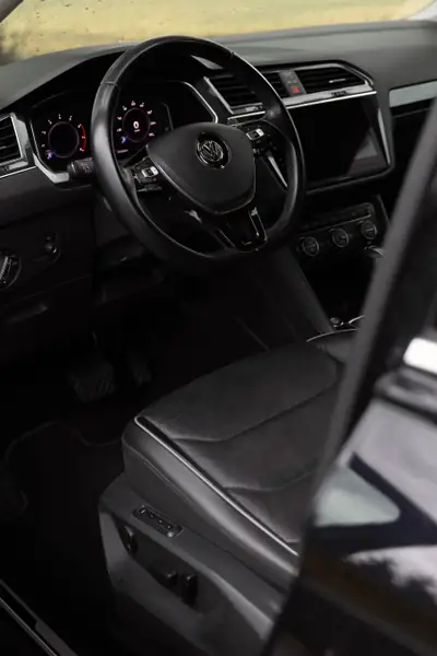 Volkswagen Tiguan Allspace 2.0 TSI Highline — SUV 7 places, 220 PS, sans accident — Miniature 7