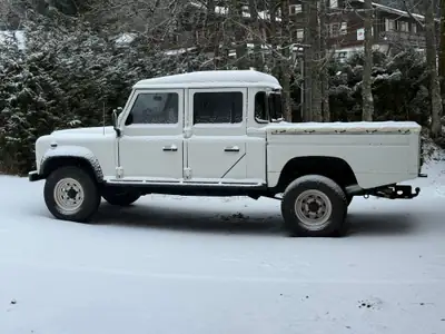 Land Rover Defender 130 TD5 — Pickup légendaire, 110'000 km, moteur diesel robuste — Miniatura 11