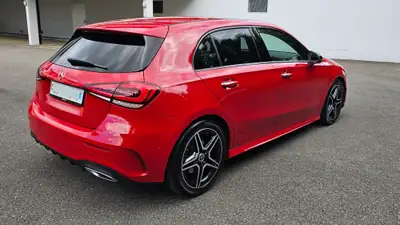 Mercedes-Benz A 200 AMG Line — Berline compacte sportive, boîte DCT révisée — cruscotto