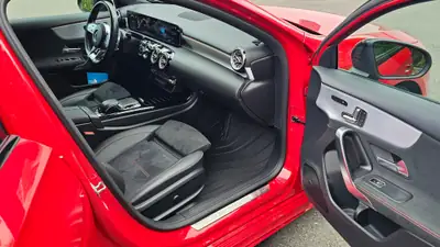 Mercedes-Benz A 200 AMG Line — Berline compacte sportive, boîte DCT révisée — Miniatura 10