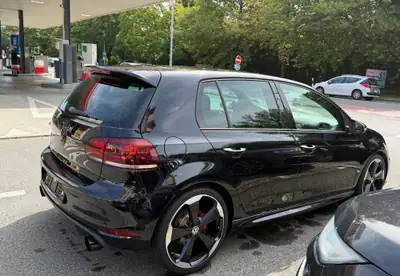 VW Golf 2.0 TSI GTI Edition 35 — 235 ch, moteur R, échappement sport BULL X — tableau de bord