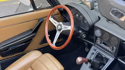 Alfa Romeo Spider 2.0 Veloce 1986 — Cabriolet de légende, expertisé vétéran sans défaut — Innenraum
