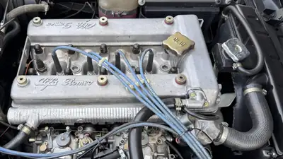 Alfa Romeo Spider 2.0 Veloce 1986 — Cabriolet de légende, expertisé vétéran sans défaut — Detail