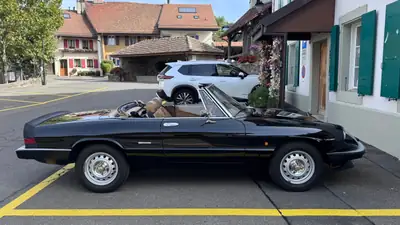 Alfa Romeo Spider 2.0 Veloce 1986 — Cabriolet de légende, expertisé vétéran sans défaut — Miniatur 9