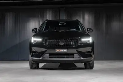Volvo XC40 B3 Plus Black Edition — Hybride mild, design premium et technologie suédoise — arrière