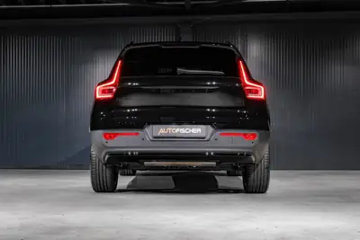 Volvo XC40 B3 Plus Black Edition — Hybride mild, design premium et technologie suédoise — détail