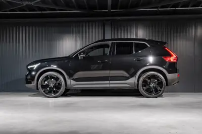 Volvo XC40 B3 Plus Black Edition — Hybride mild, design premium et technologie suédoise — Miniature 9