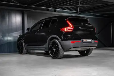 Volvo XC40 B3 Plus Black Edition — Hybride mild, design premium et technologie suédoise — Miniature 8