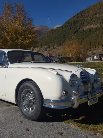 Jaguar MK 2 3.8 lt 220PS — Chef-d'œuvre britannique de 1962, kilométrage d'exception — intérieur