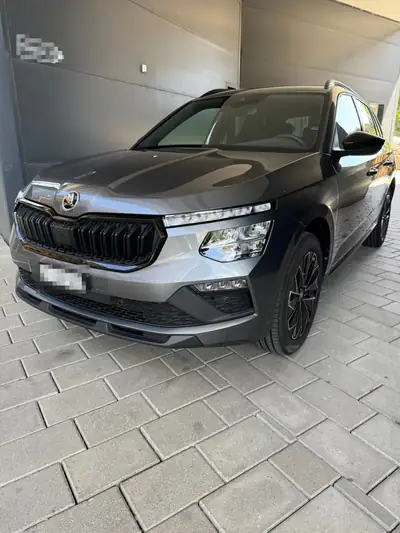 Skoda Kamiq 1.0 TSI Dynamic DSG — Petit SUV urbain efficace et spacieux — côté