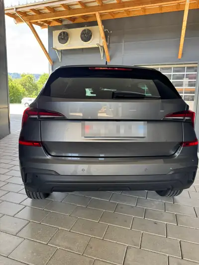Skoda Kamiq 1.0 TSI Dynamic DSG — Petit SUV urbain efficace et spacieux — Miniature 8