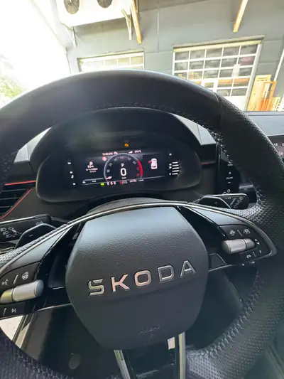 Skoda Kamiq 1.0 TSI Dynamic DSG — Petit SUV urbain efficace et spacieux — Miniature 14
