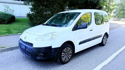 Peugeot Partner 1.6 Active — Monospace pratique, 5 places, sans accident — Innenraum