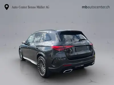 Mercedes-Benz GLC 220 d AMG Line 4Matic — SUV diesel hybride, 4×4 performant et économe — vista posteriore